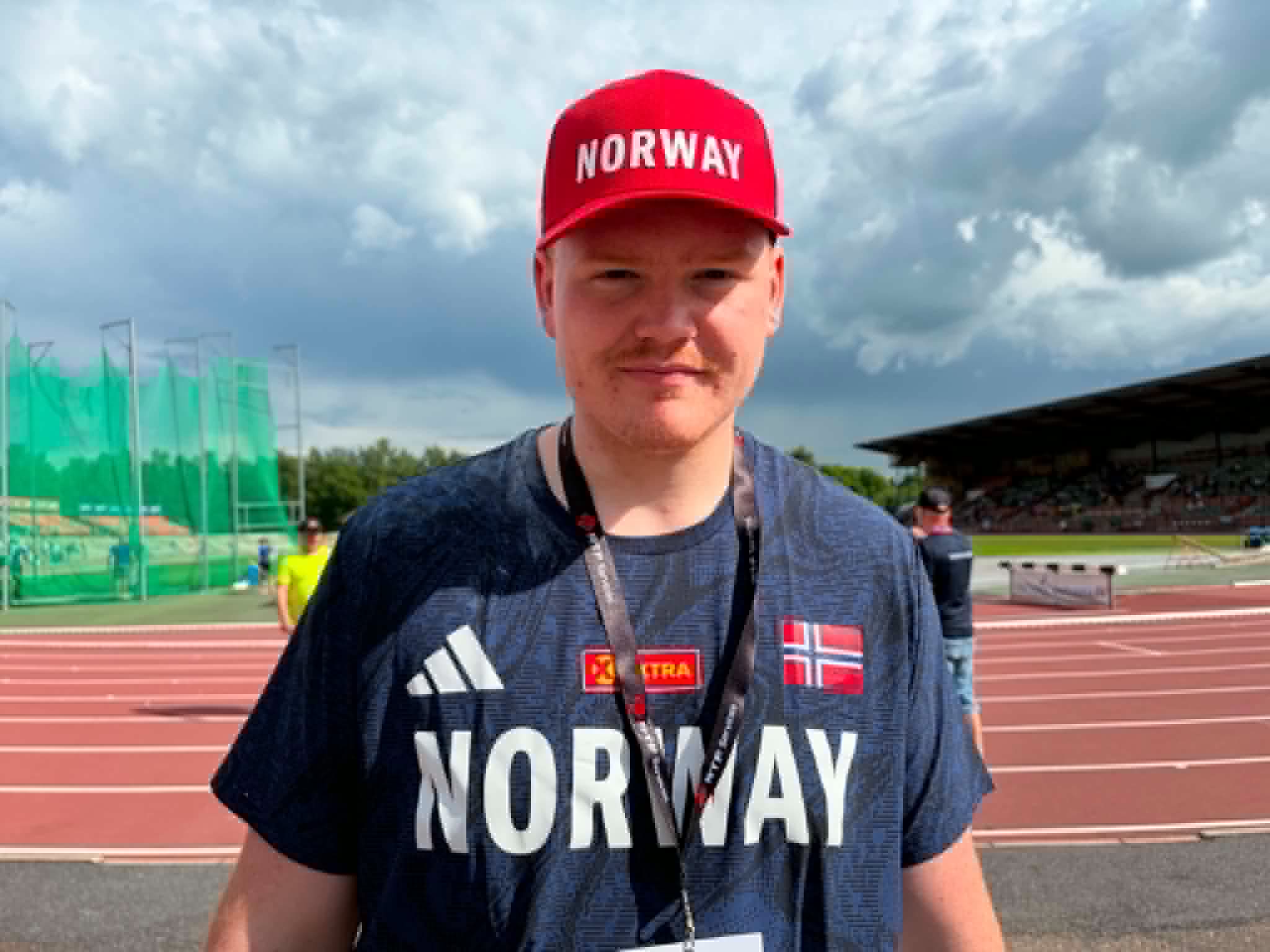 Debut på juniorlandslaget under den Nordiske juniorlandskampen i Finland