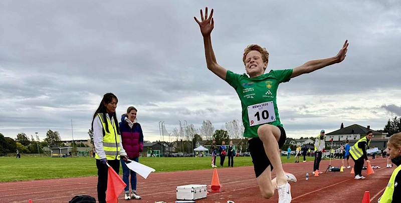 det ble både hoppet, løpt og kastet i karusellFM foto Rikke.jpg