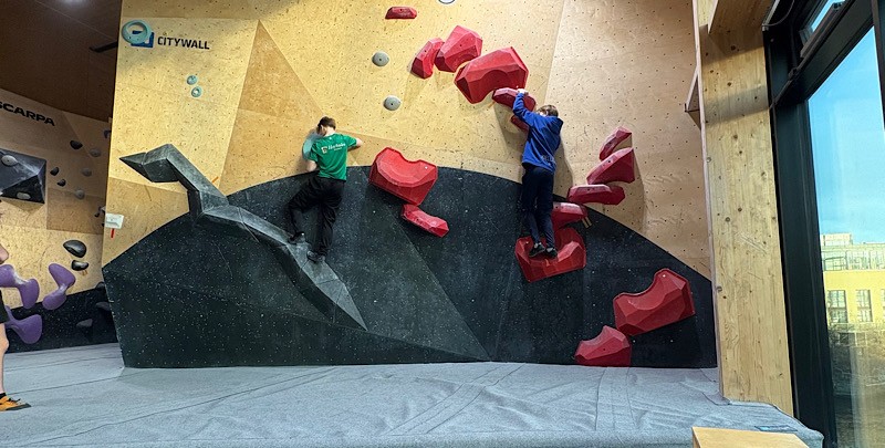 Kjempevellykket 15+ samling på Høyt under taktet