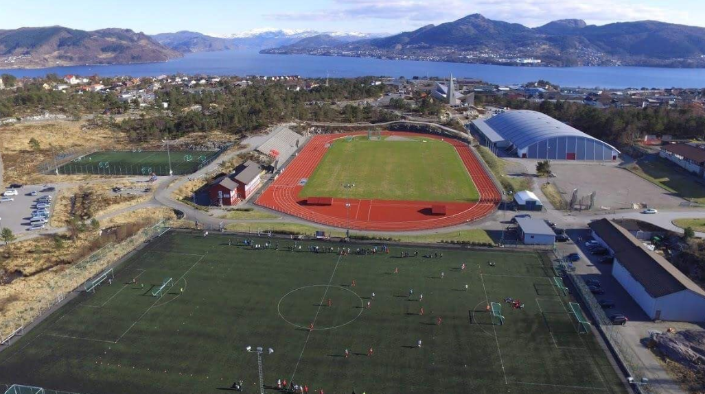 Knarvik_Stadion.png