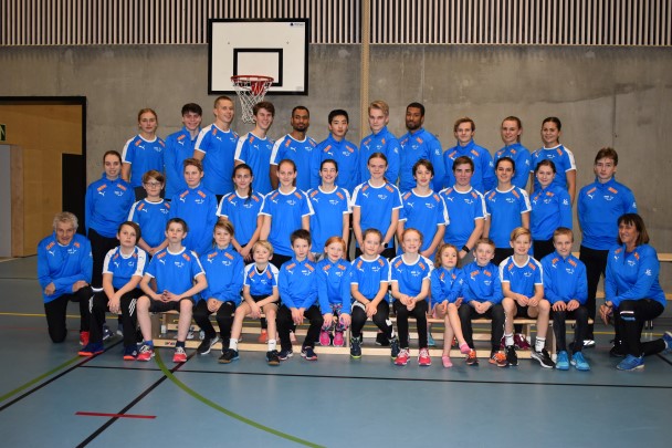 FIK Orion fikk drakter i Extras draktkampanje