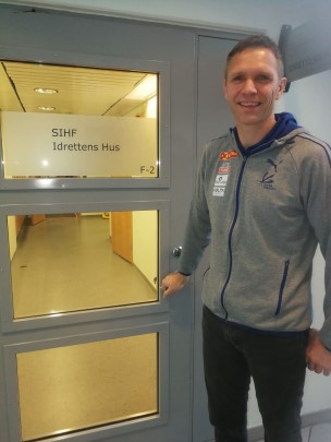 Bård Venholen slutter som DL