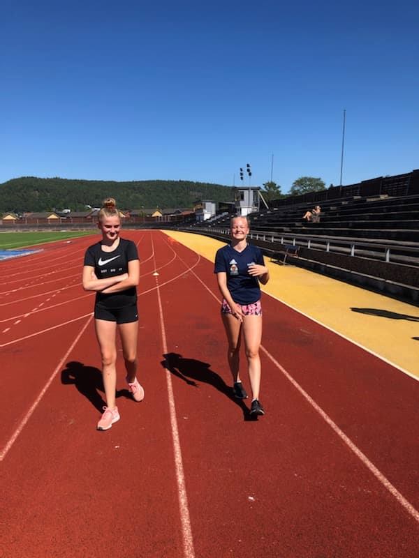 2 glade deltagere.jpg