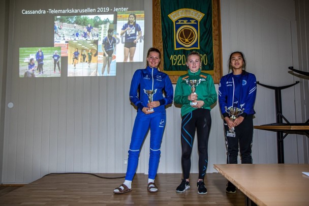 beste jenter, foto OKS cassandra, thea.jpeg